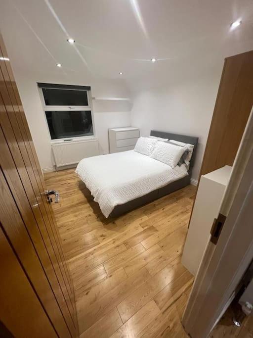 2 Bedroom Apartment In Hampdenrd Londres Extérieur photo