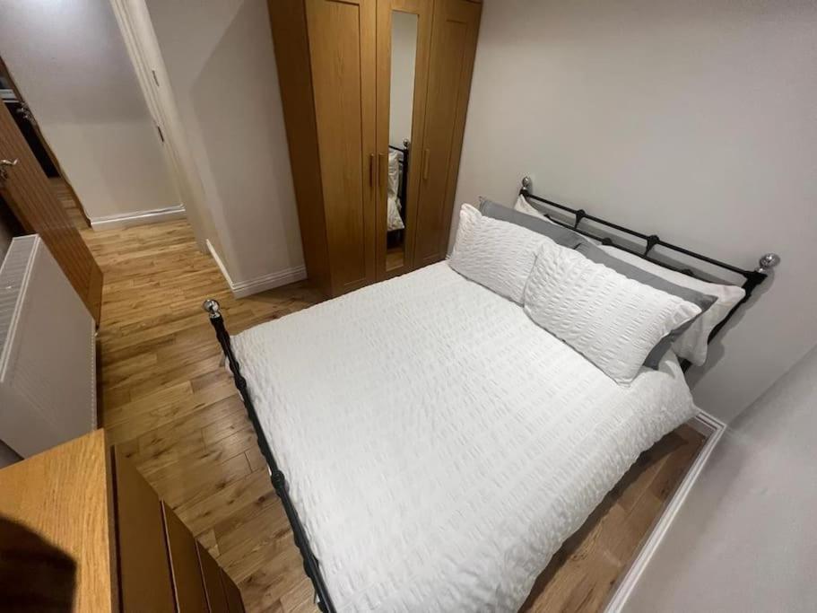 2 Bedroom Apartment In Hampdenrd Londres Extérieur photo