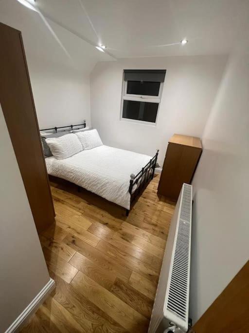2 Bedroom Apartment In Hampdenrd Londres Extérieur photo